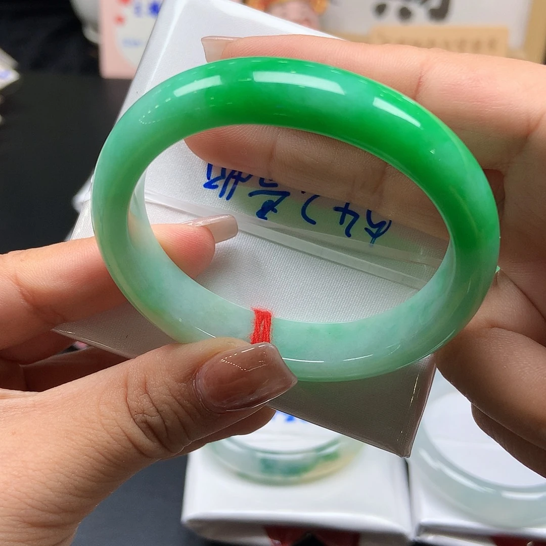 翡翠未镶嵌手镯80号贵妃