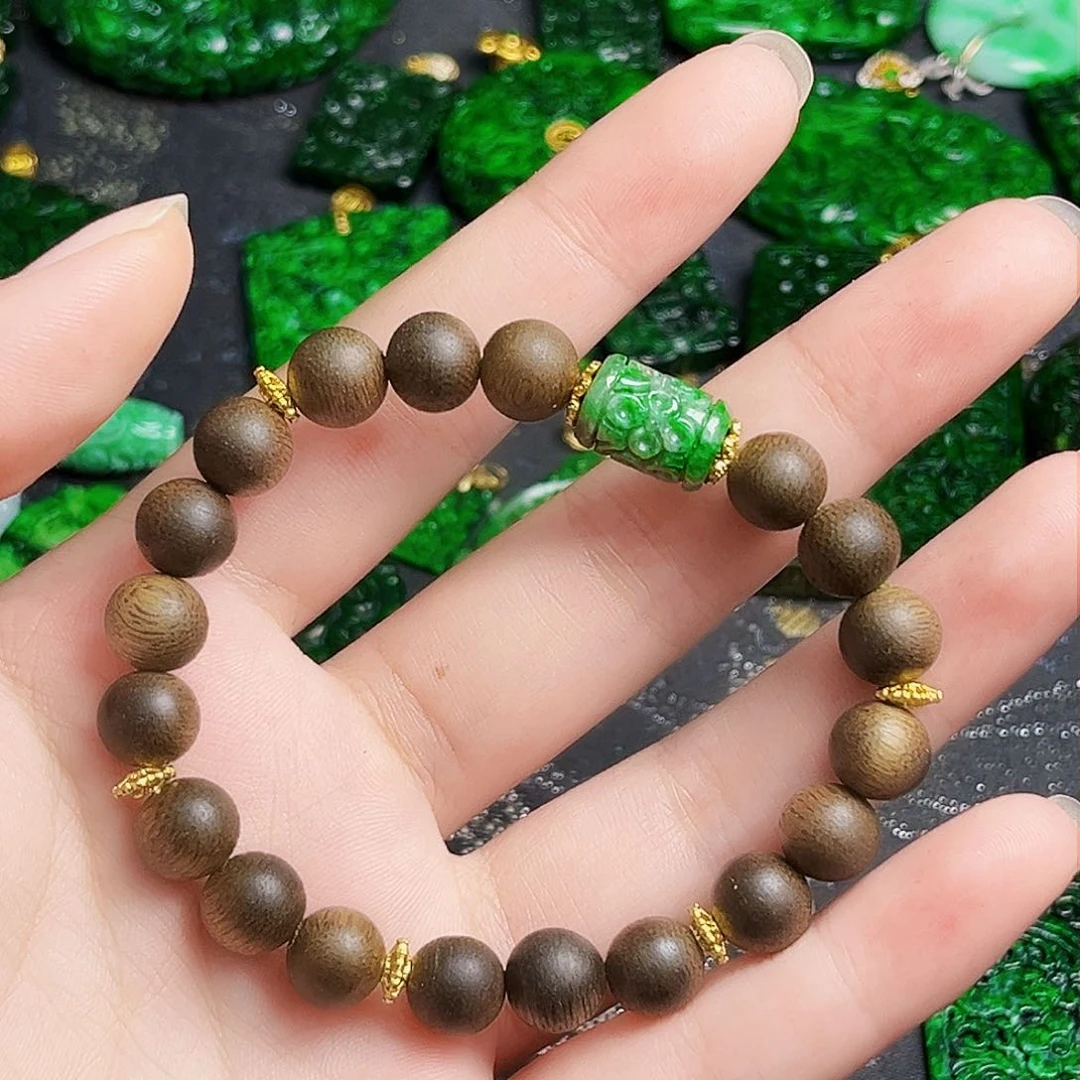 颈饰未镶嵌翡翠多样性