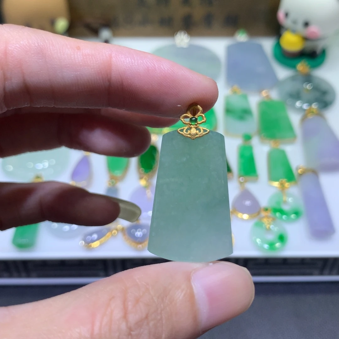 翡翠18K金镶嵌吊坠(不含链)