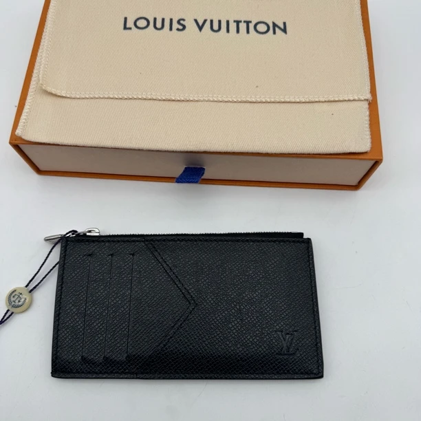 未使用 LouisVuitton/路易威登 黑色十字纹牛皮卡包/2300