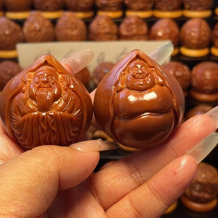 褐***狐把件橄榄核橄榄雕刻
