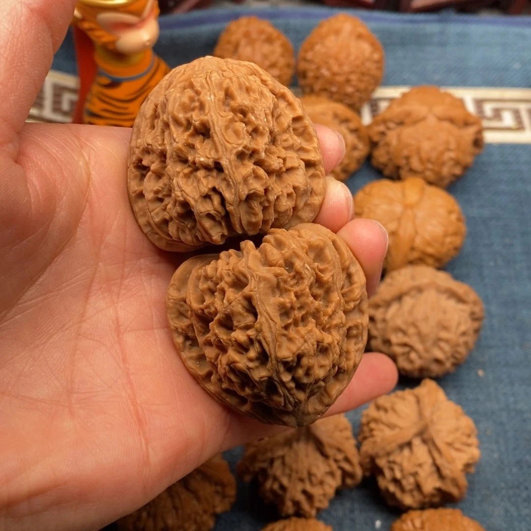 文玩核桃把件42全品毕业高炮三角疆45.7克