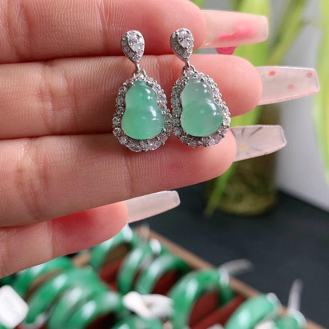 石英质玉耳饰未镶嵌