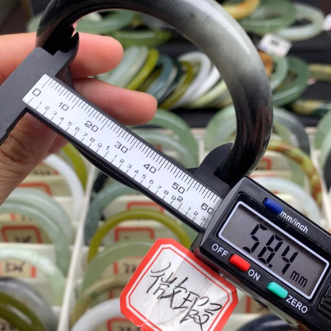 未镶嵌蛇纹石玉手镯331