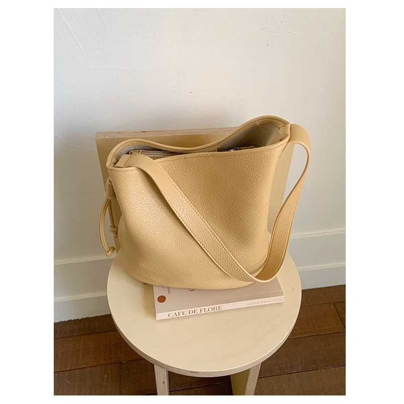 2025夏季新款韩国小众ins荔枝纹软皮简约水桶包时尚单肩腋下包女