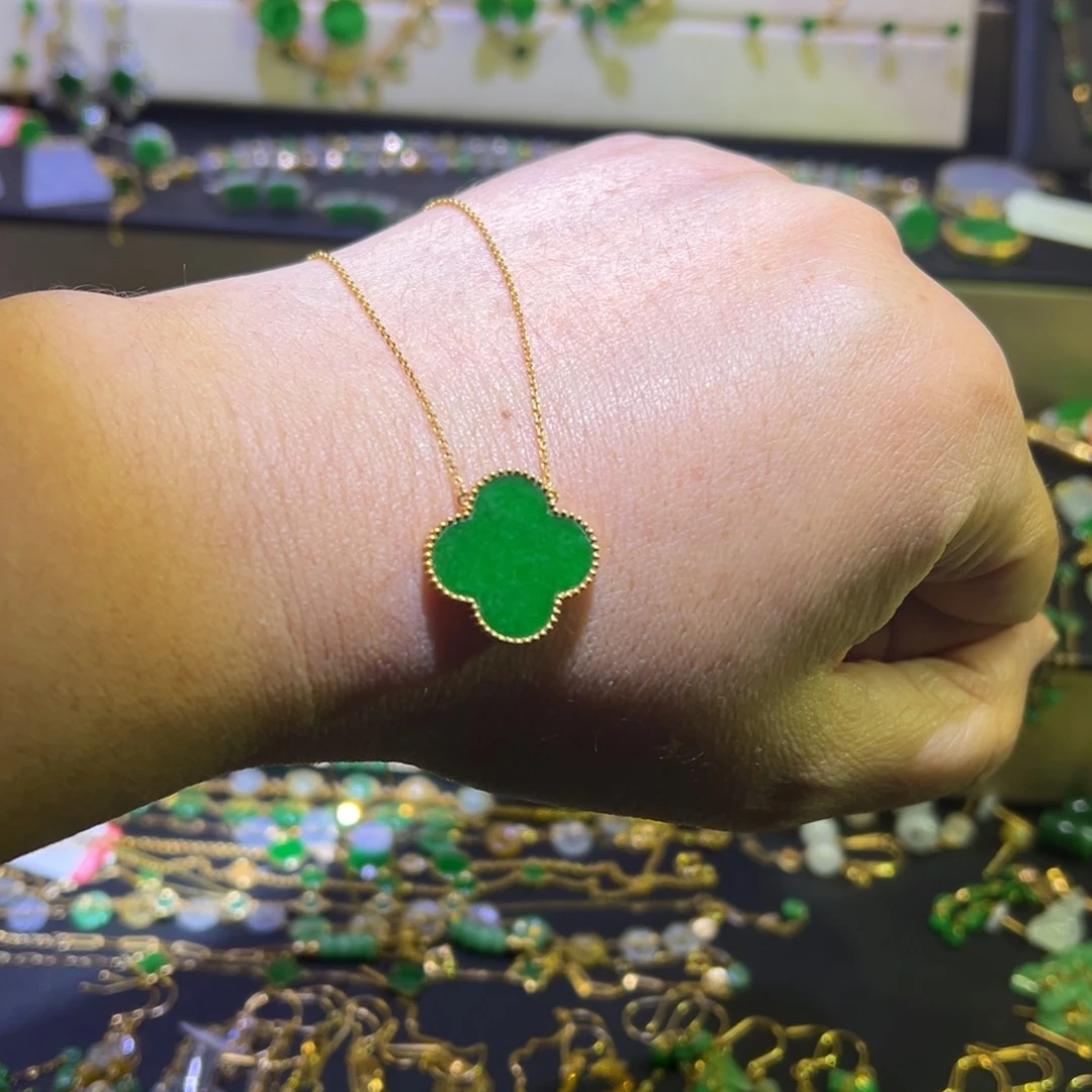 颈饰18K金镶嵌翡翠套链