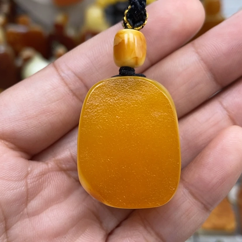 【闪购商品】琥珀颈饰未镶嵌