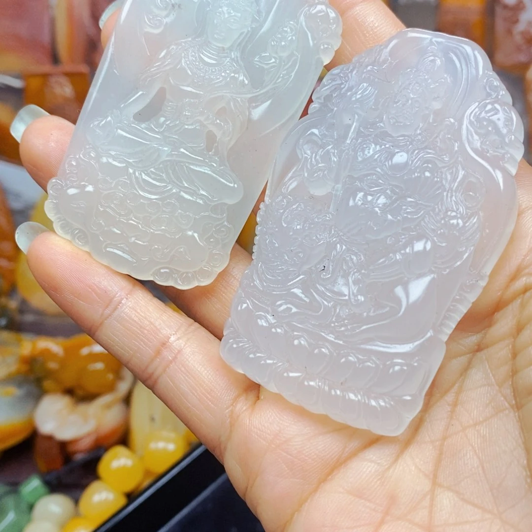 石英质玉（黄龙玉）未镶嵌颈饰