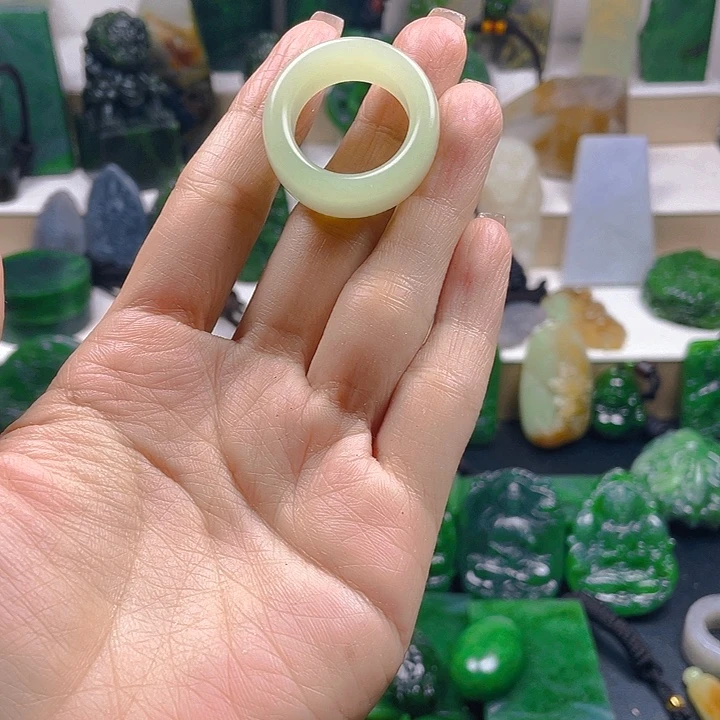 和田玉未镶嵌珠宝半成品