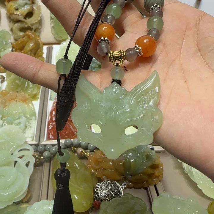 蛇纹石玉吊坠未镶嵌