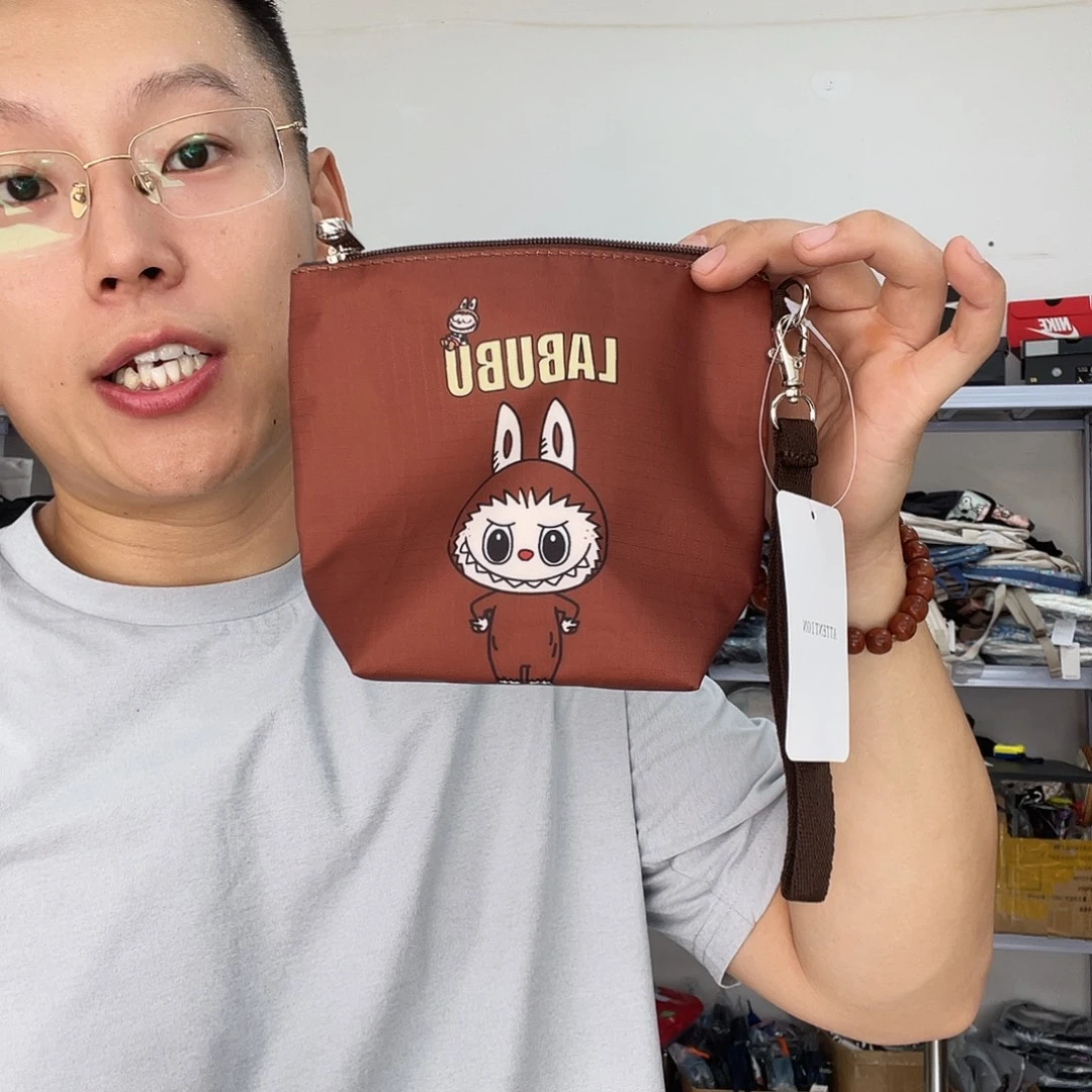 PU化妆包等产品和产品