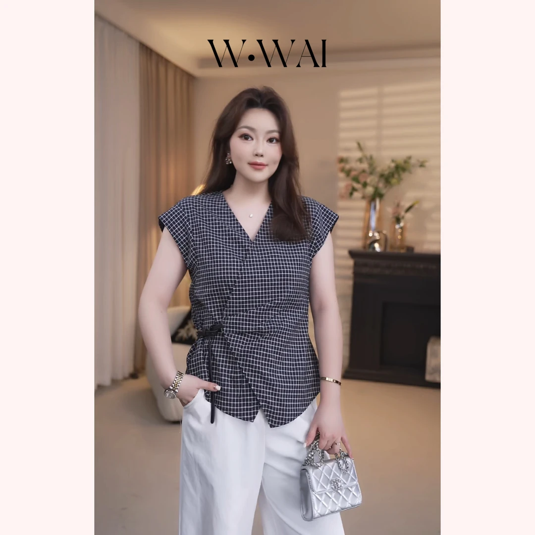【维希格】显瘦格子V领设计感收腰不规则上衣 X52S726