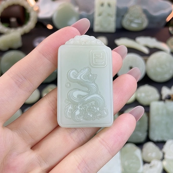 和田玉未镶嵌颈饰