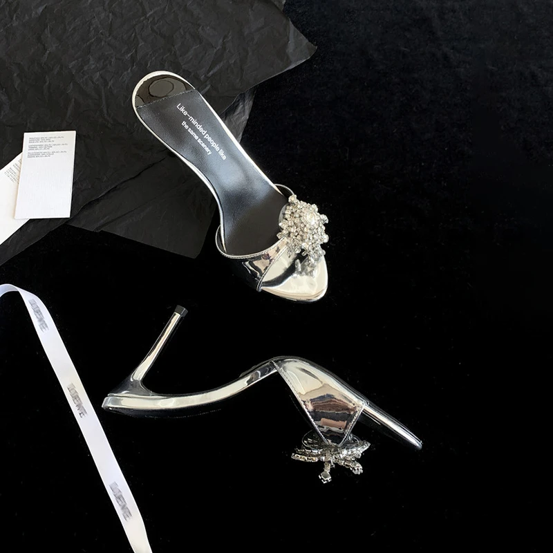 2025夏季新款银色水钻细跟一字凉拖鞋女气质性感尖头高跟露趾凉鞋