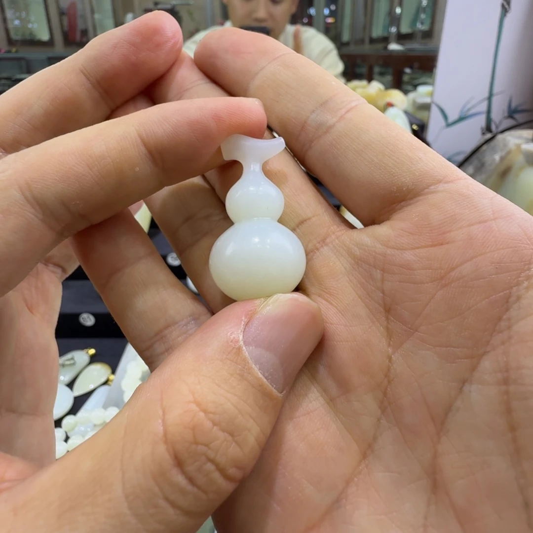 和田玉未镶嵌吊坠(赠链)新疆和田玉葫芦