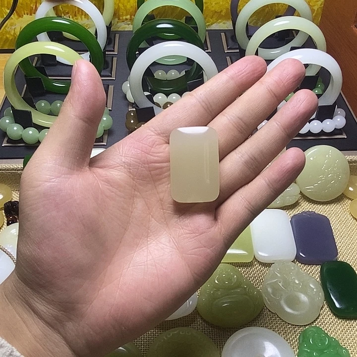 天然新疆和田若羌黄口小无事牌
