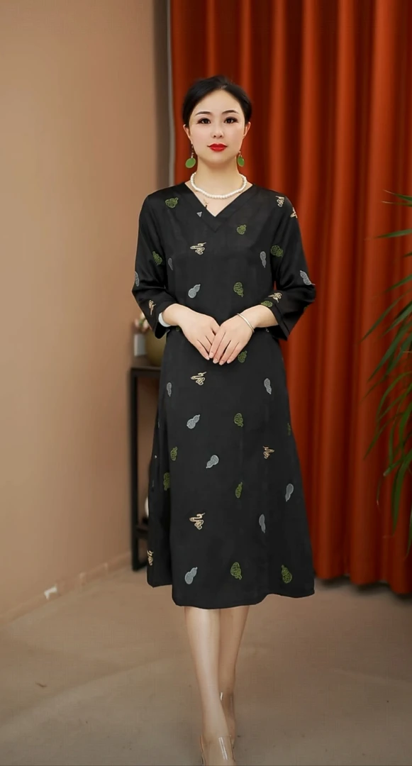 刺绣葫芦YJ5088妈妈装气质中长款连衣裙