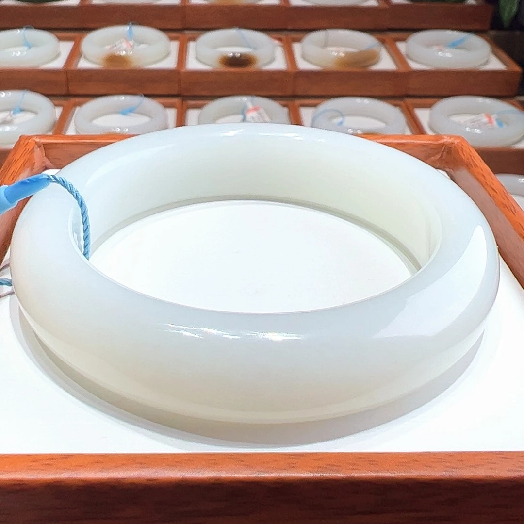 和田玉手镯5657未镶嵌