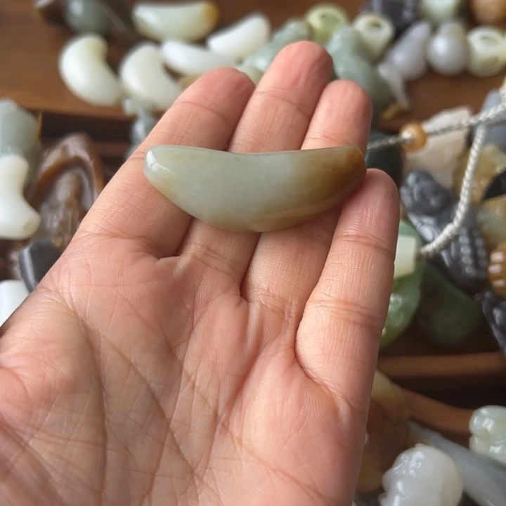 颈饰未镶嵌和田玉（糖玉）东***堂