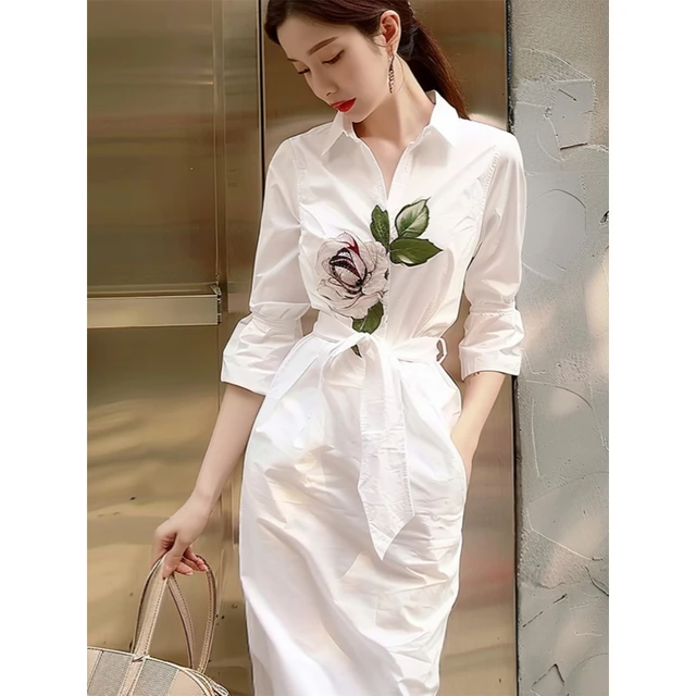 白色印花衬衫式连衣裙女2025新款夏季轻奢高级感今年流行爆款裙子