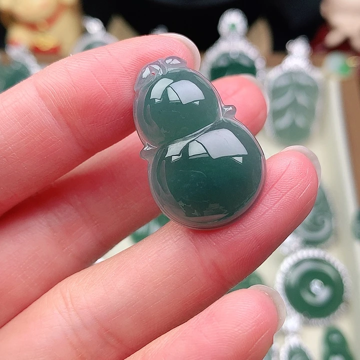 颈饰未镶嵌翡翠吊坠