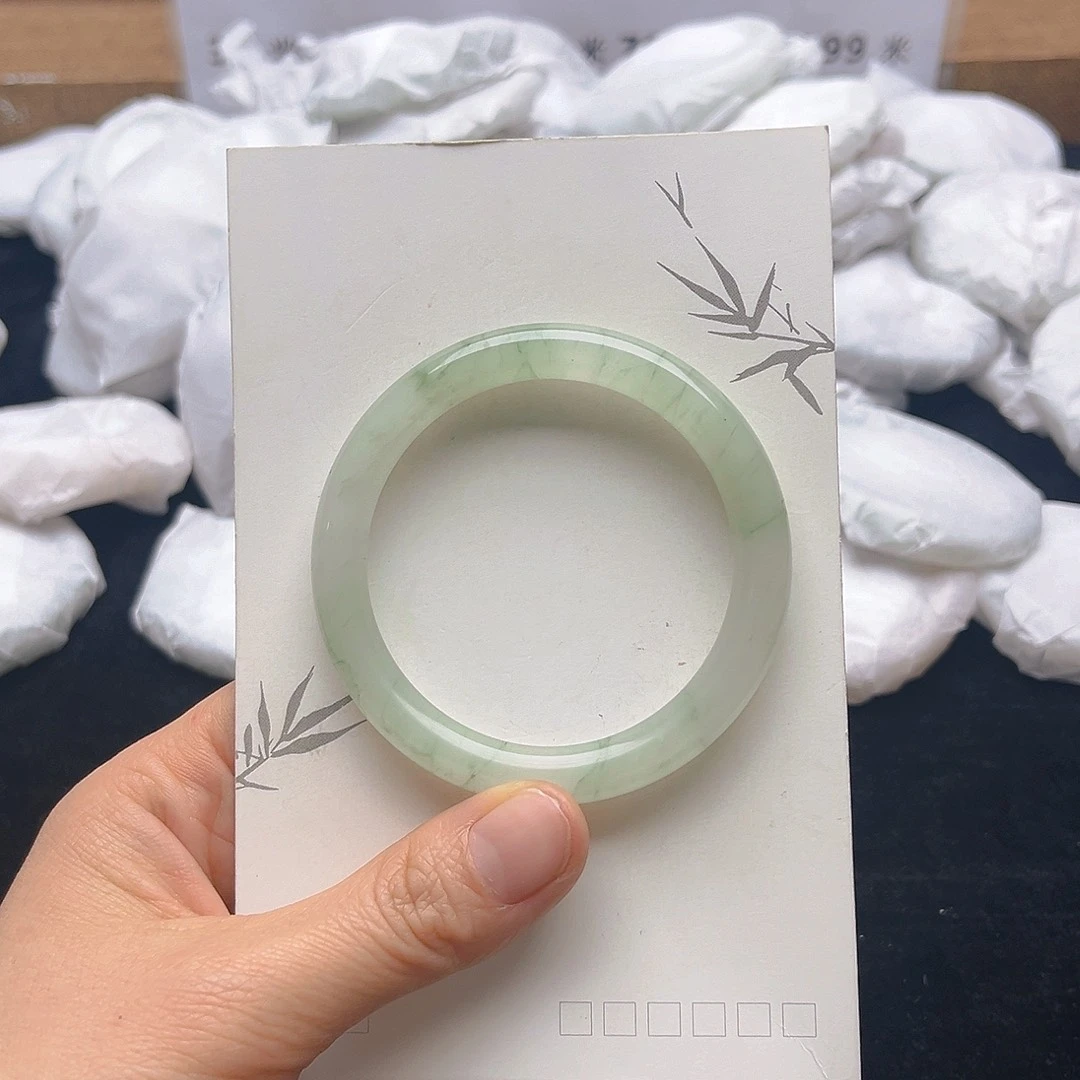 未镶嵌手镯石英质玉34