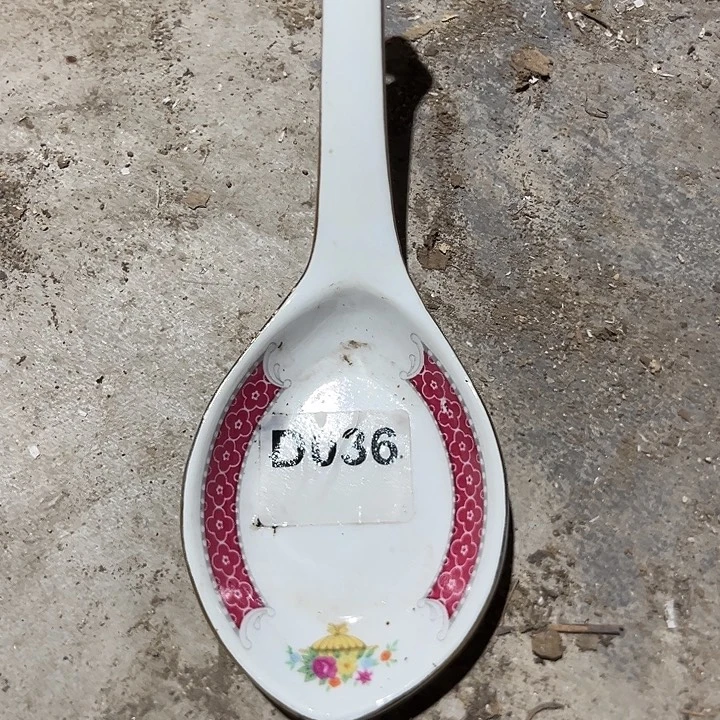 八九十年代高岭土盘碗碟有矿点D036