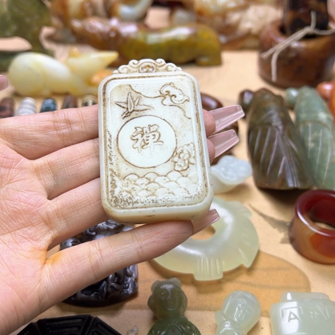 【闪购商品】蛇纹石玉颈饰未镶嵌