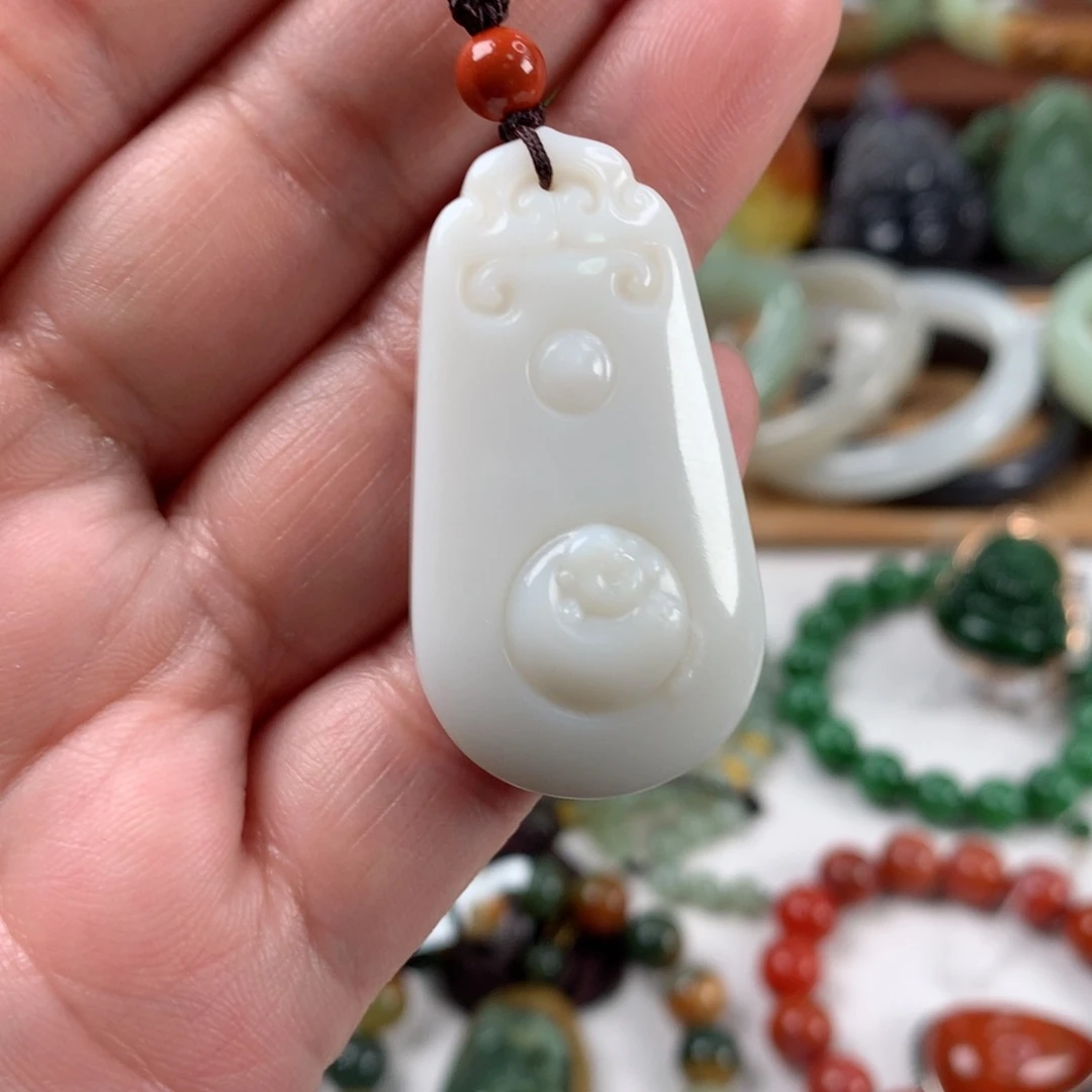 和田玉颈饰未镶嵌