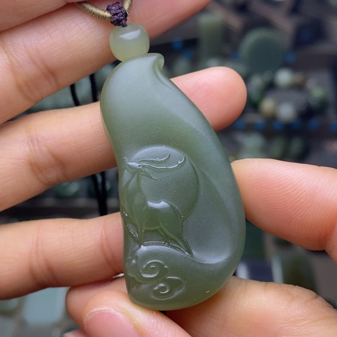 和田玉颈饰未镶嵌