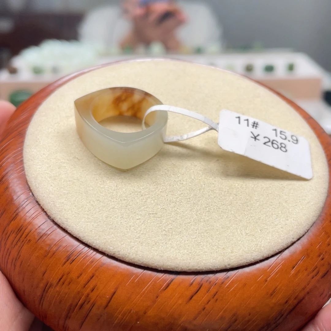 和田玉戒圈未镶嵌?15.9