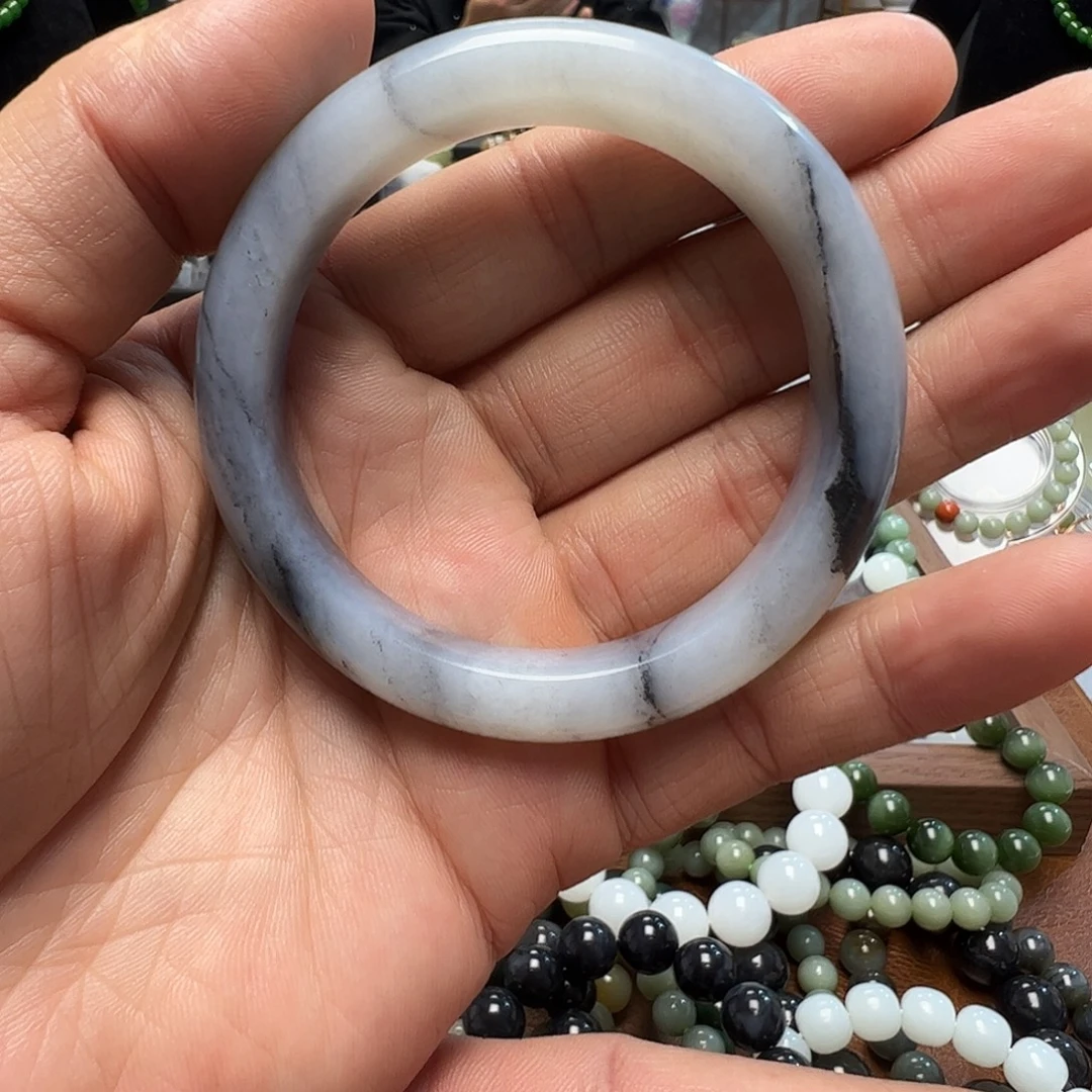 许***柔和田玉（墨玉）未镶嵌手镯