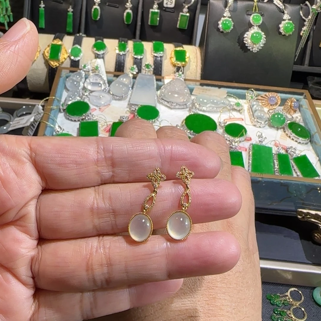 翡翠18K金镶嵌颈饰耳钉