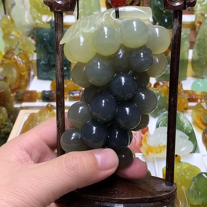 周***豪蛇纹石玉未镶嵌珠宝半成品