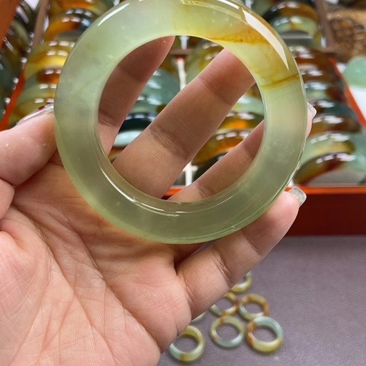 阮***～蛇纹石玉未镶嵌手镯