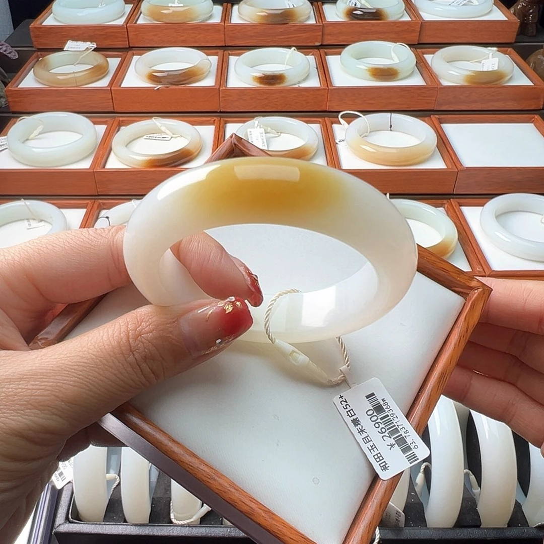 和田玉手镯未镶嵌52