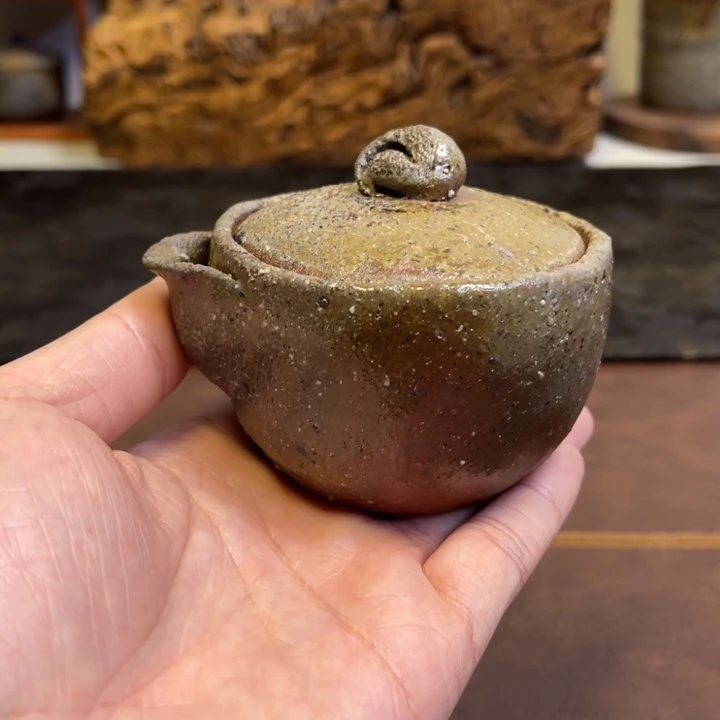 备前烧作品备前烧作品西村春湖，有裂