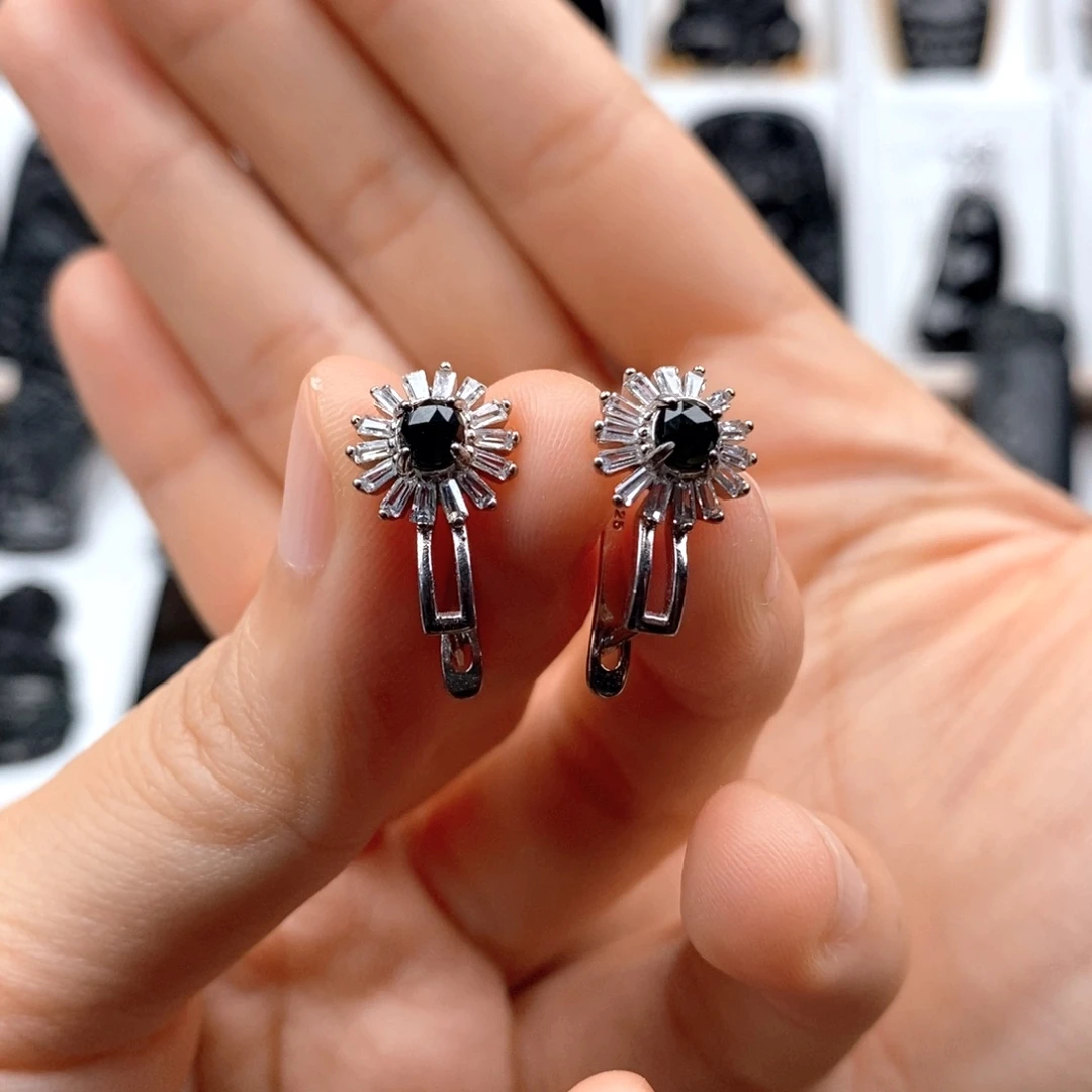 颈饰未镶嵌翡翠蛋面耳钉