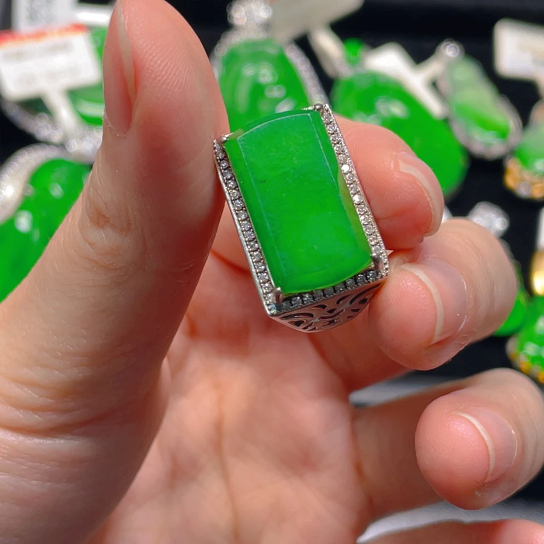 俊***凯翡翠银S925镶嵌吊坠(不含链)