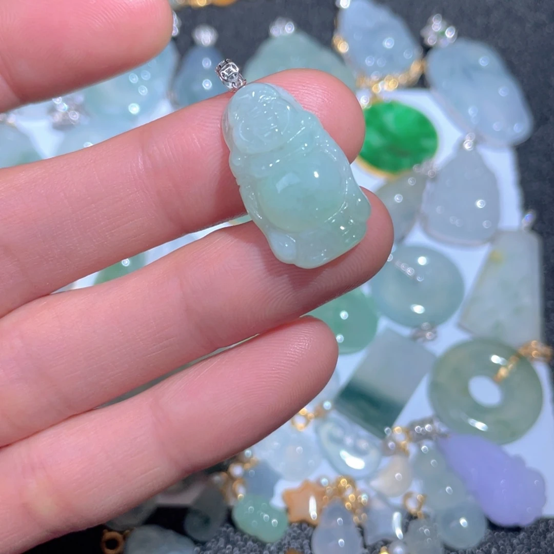 翡翠颈饰18K金镶嵌翡翠