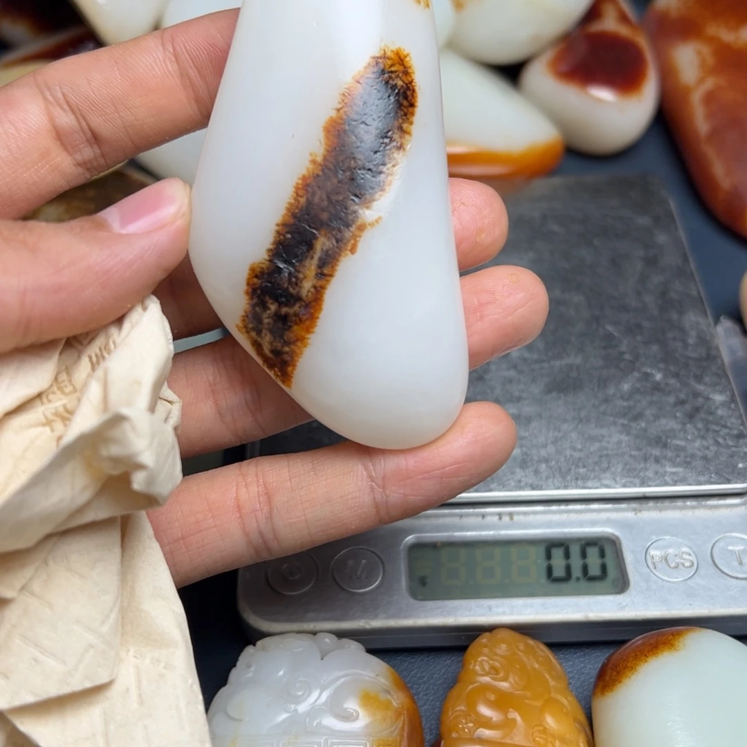 未镶嵌和田玉（糖玉）挂件