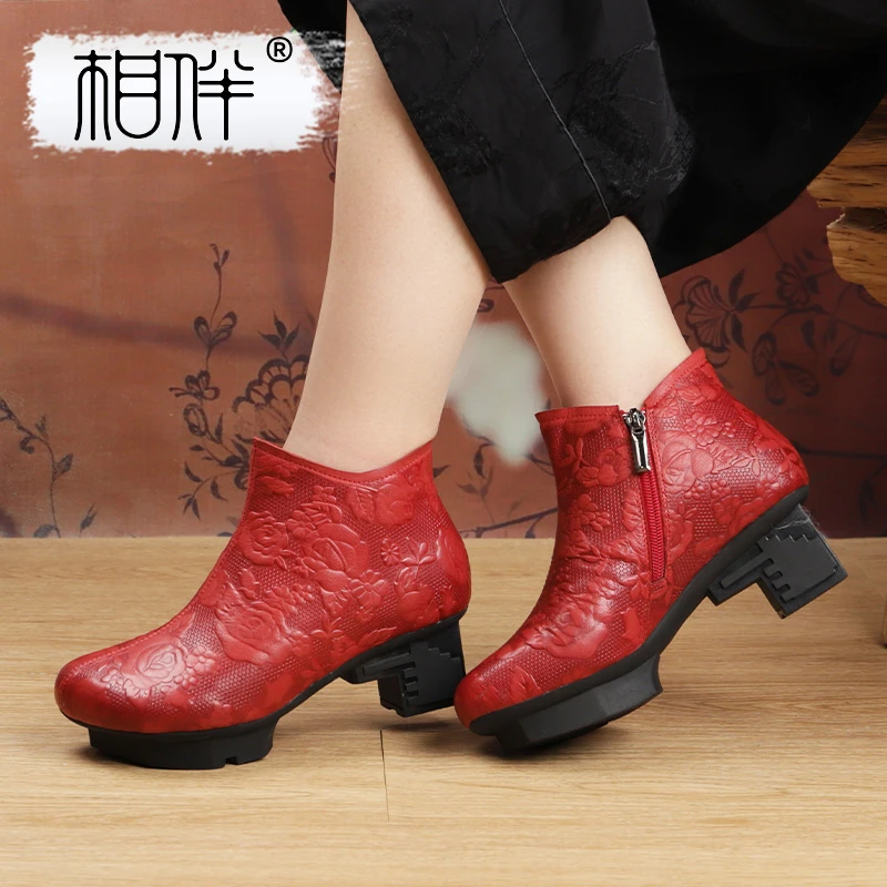 相伴复古真皮羊皮民族风手工女短靴中老年妈妈秋冬高跟靴子53233