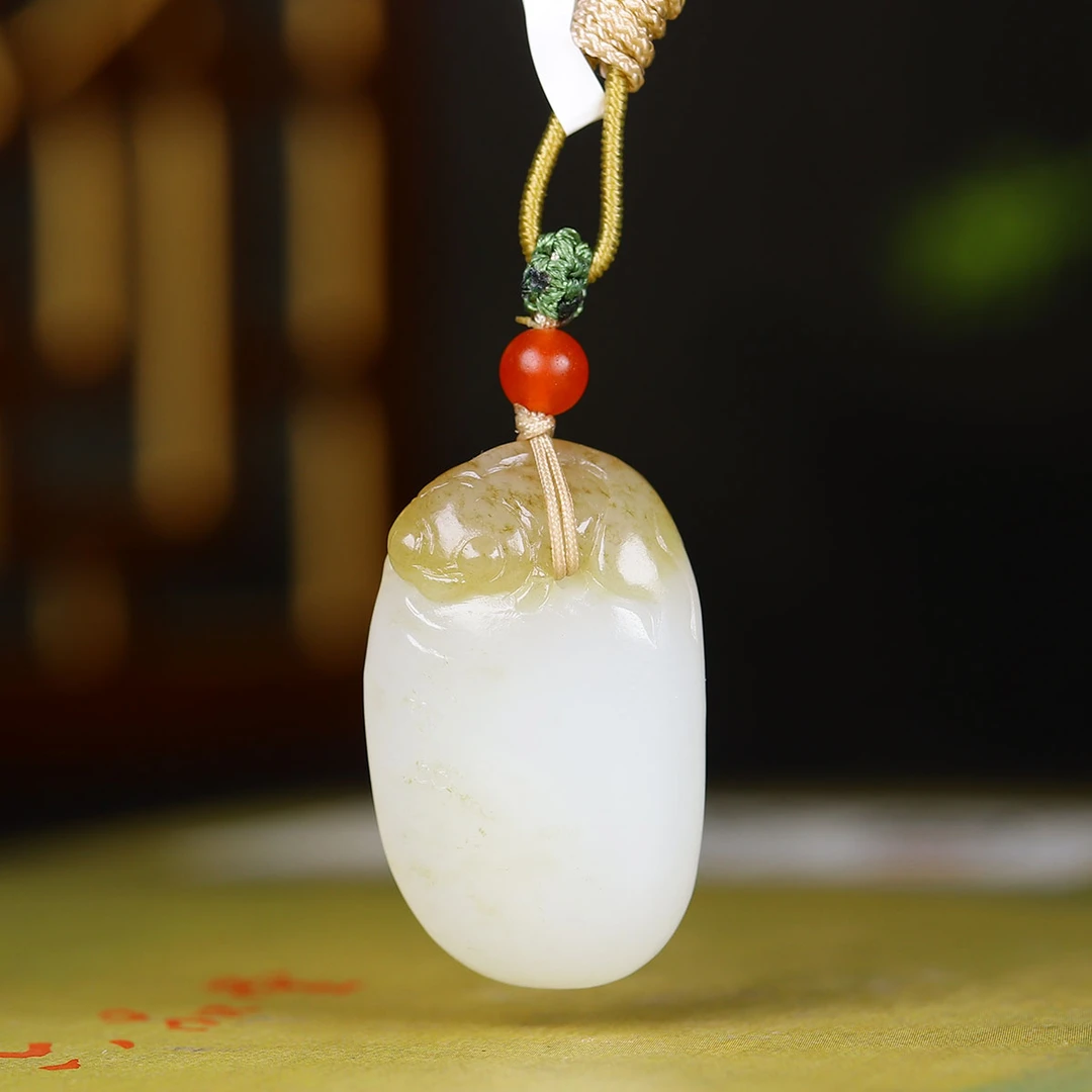 92490和田玉糖白玉金鱼吊坠
