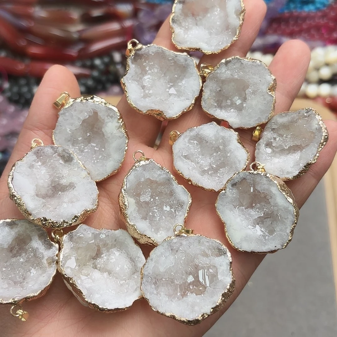 玛瑙/玉髓未镶嵌珠宝半成品玛瑙晶洞原皮一颗