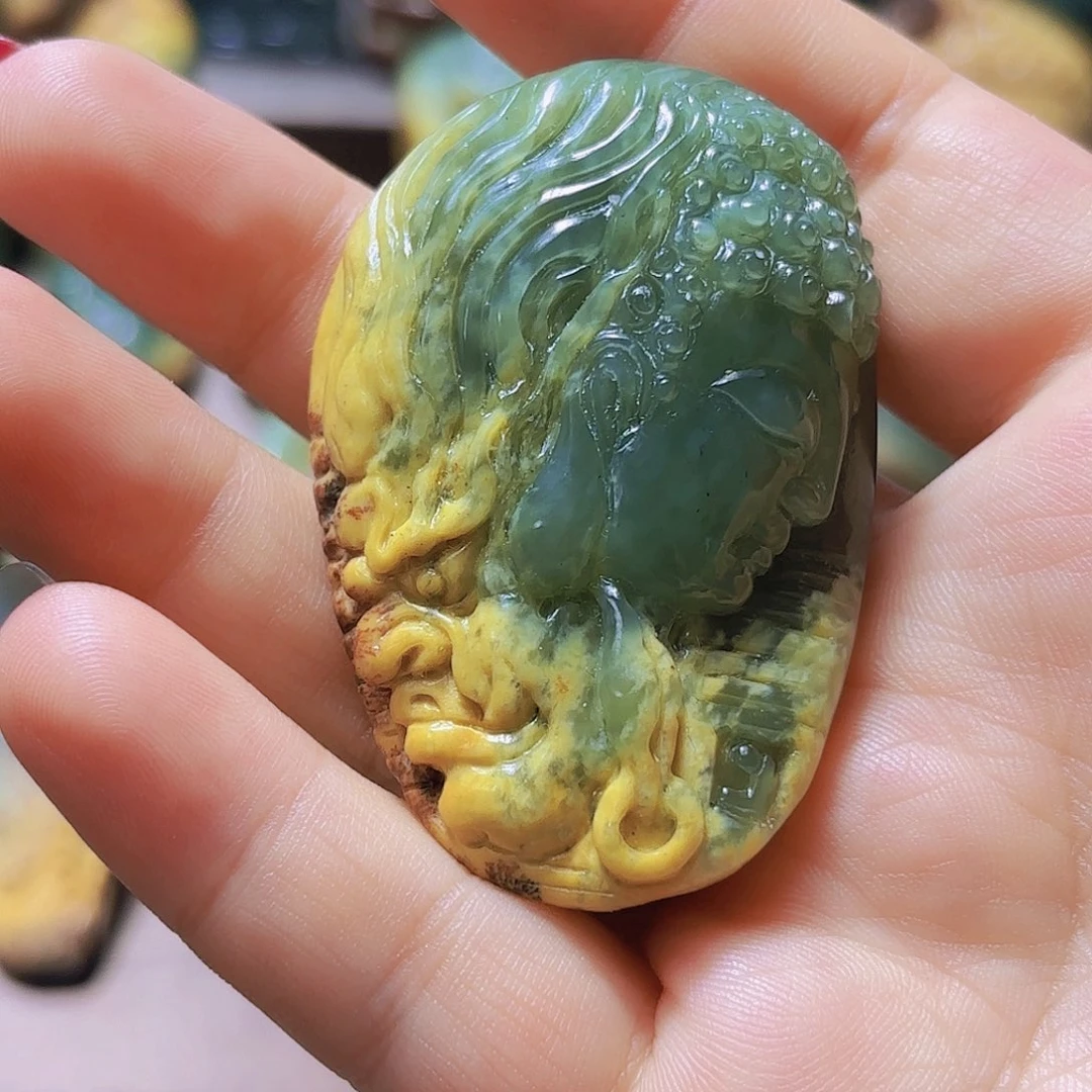 岫岩河磨玉(透闪石质玉)未镶嵌颈饰?**多