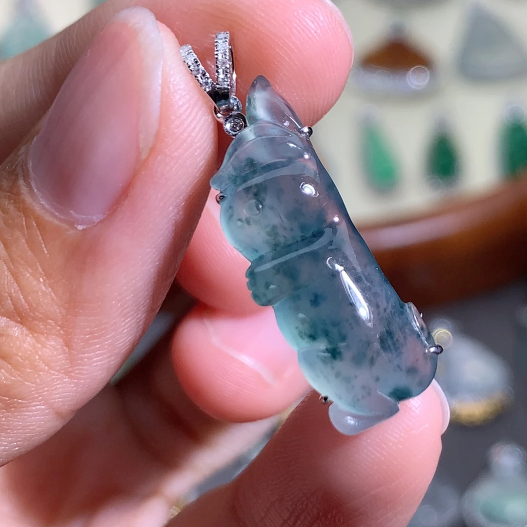 翡翠18K金镶嵌吊坠(不含链)兔兔吊坠