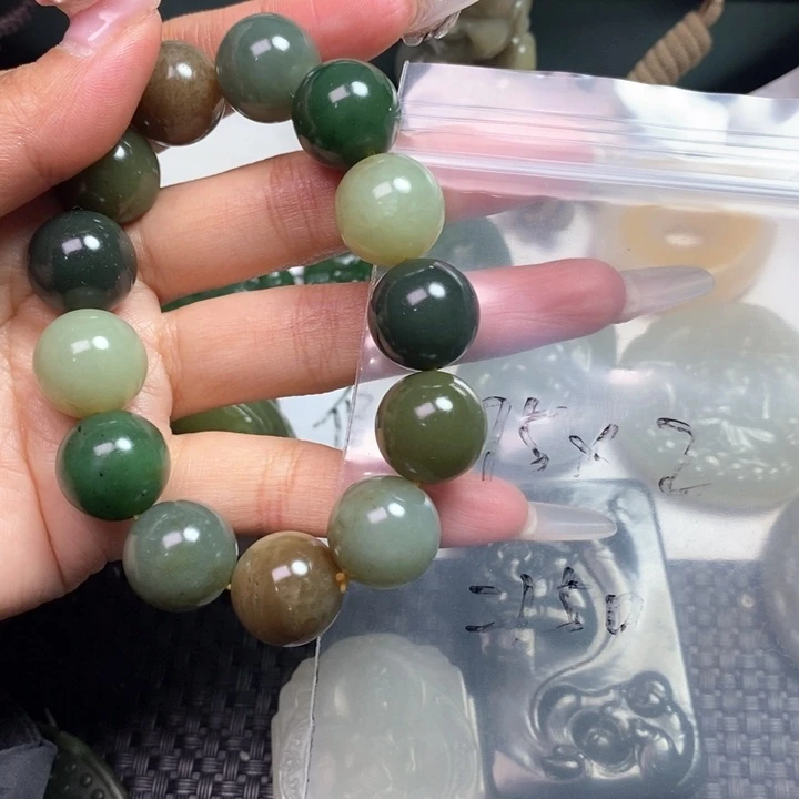 和田玉颈饰未镶嵌大****7