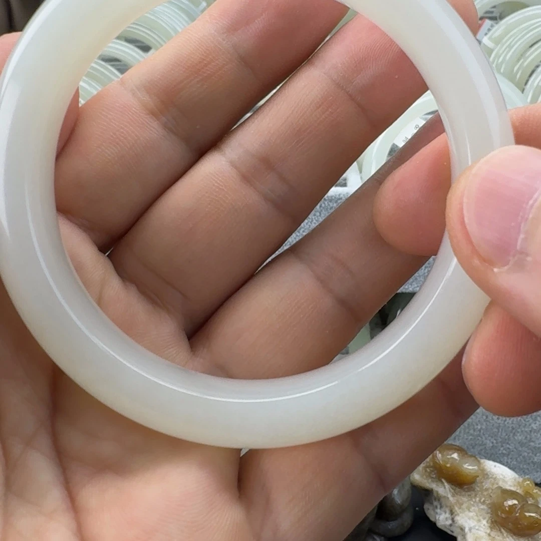 和田玉（糖玉）手镯未镶嵌