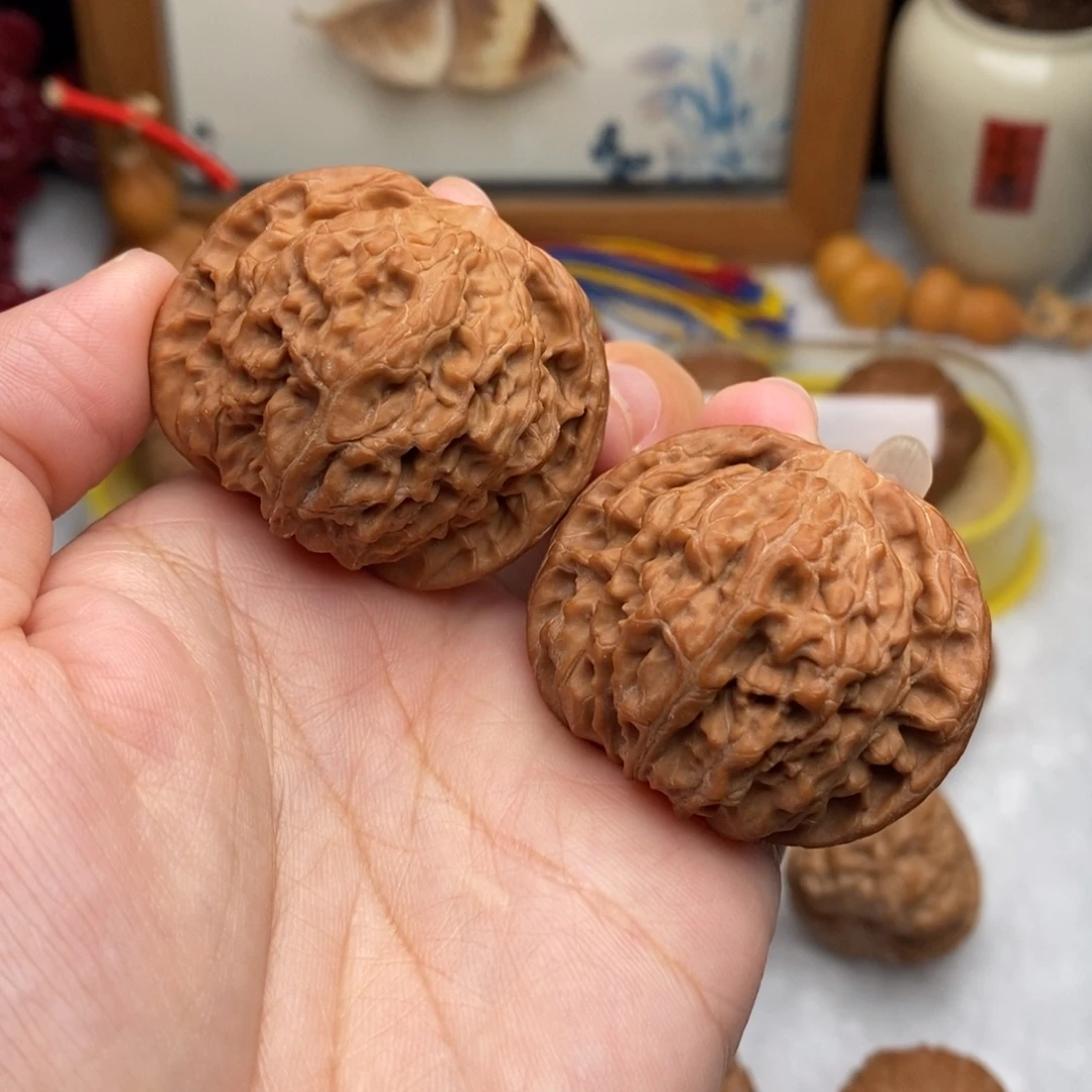 文玩核桃把件42老树红皮山地磨