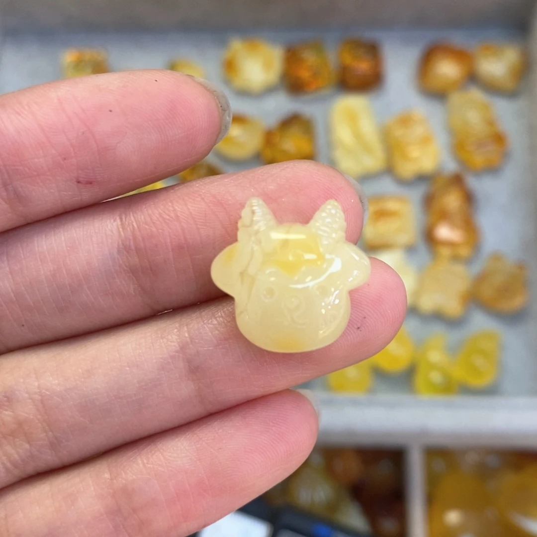 蜜蜡颈饰未镶嵌羊头